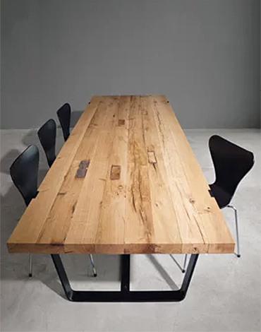 Angefertigter Massiv Holztisch