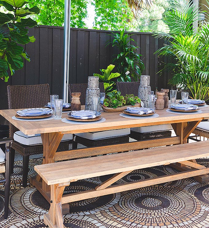 Tisch- und Sitzmöbel für den Garten von Schreinerei Schwarzwälder GmbH